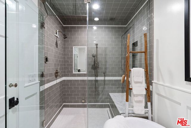16731 Morrison Street, Encino, CA 91436