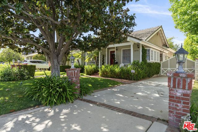 16731 Morrison Street, Encino, CA 91436