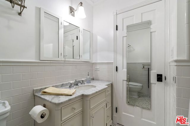 16731 Morrison Street, Encino, CA 91436