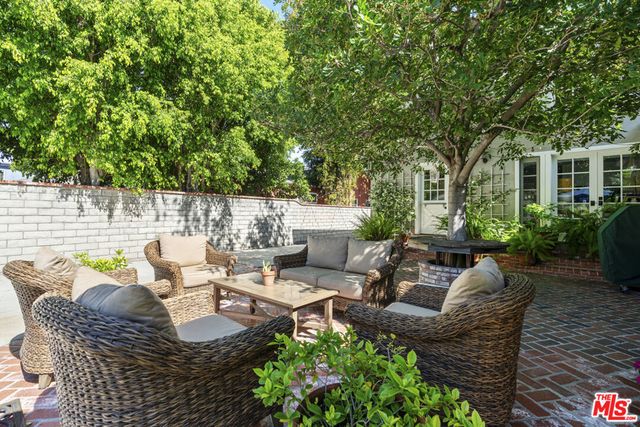 16731 Morrison Street, Encino, CA 91436