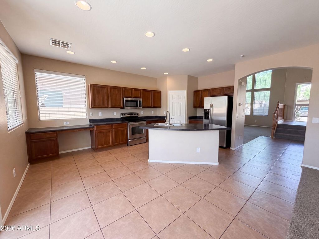 671 W GREEN TREE Drive, San Tan Valley, AZ 85143 — photo 2