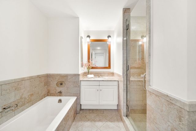 1 Avery St 24D, Boston, MA 02111