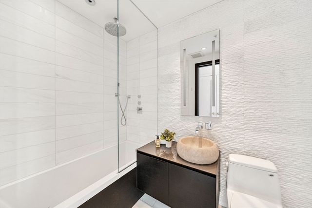 1 Avery St 24D, Boston, MA 02111