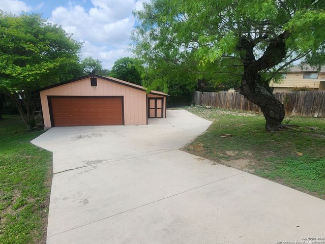 3014 war knife, San Antonio, TX 78238