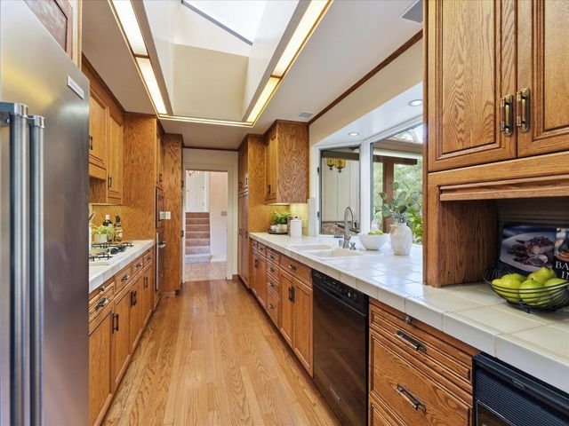 25564 Fernhill Drive, Los Altos Hills, CA 94024