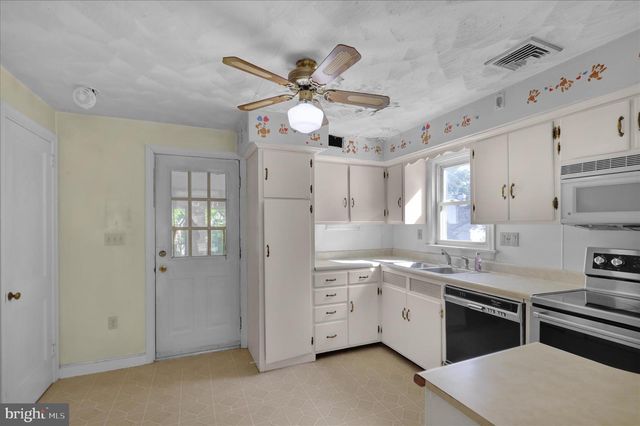 951 NEW HOLLAND AVE, Lancaster, PA 17601