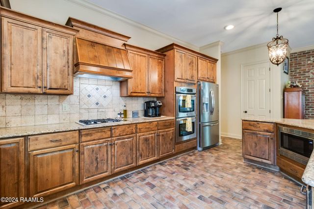 231 English Gardens Parkway, Lafayette, LA 70503