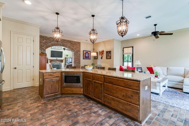 231 English Gardens Parkway, Lafayette, LA 70503