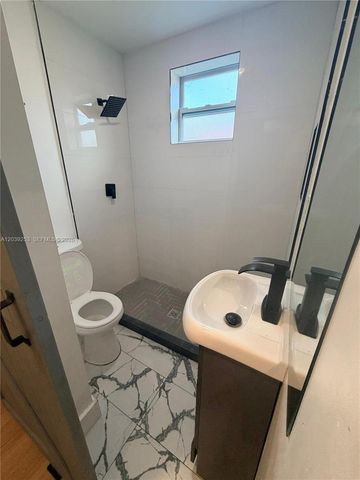 453 NW 25th Ct 1, Miami, FL 33125
