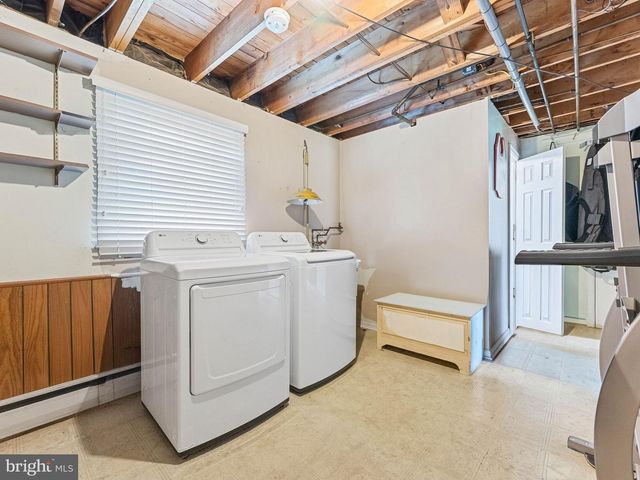 2165 OVERLOOK DR, Aston, PA 19014