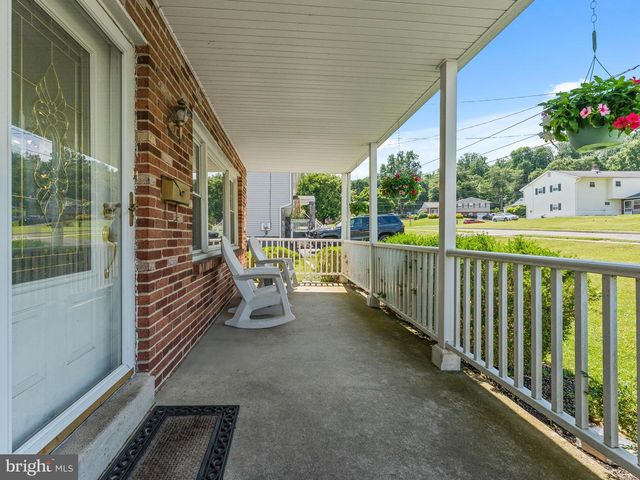 2165 OVERLOOK DR, Aston, PA 19014