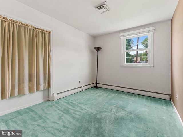 2165 OVERLOOK DR, Aston, PA 19014