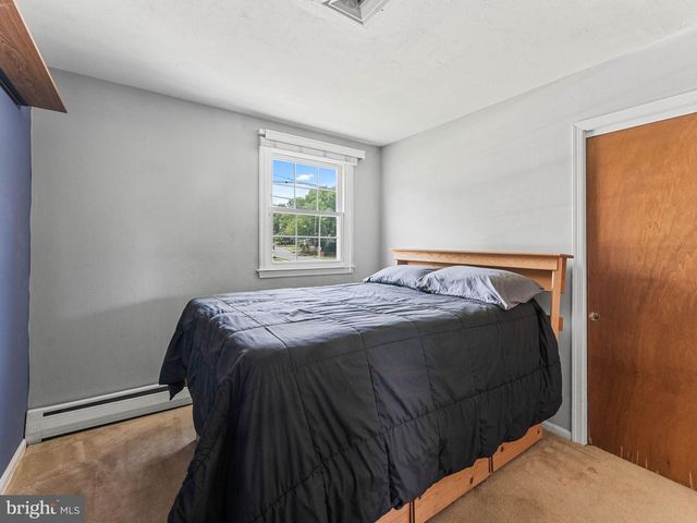 2165 OVERLOOK DR, Aston, PA 19014
