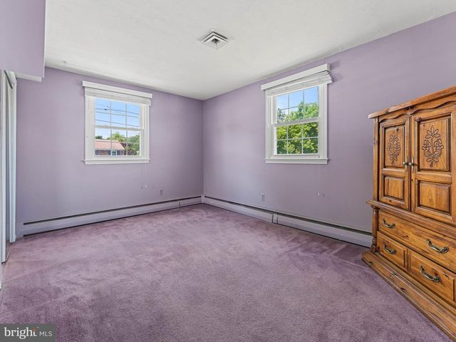 2165 OVERLOOK DR, Aston, PA 19014