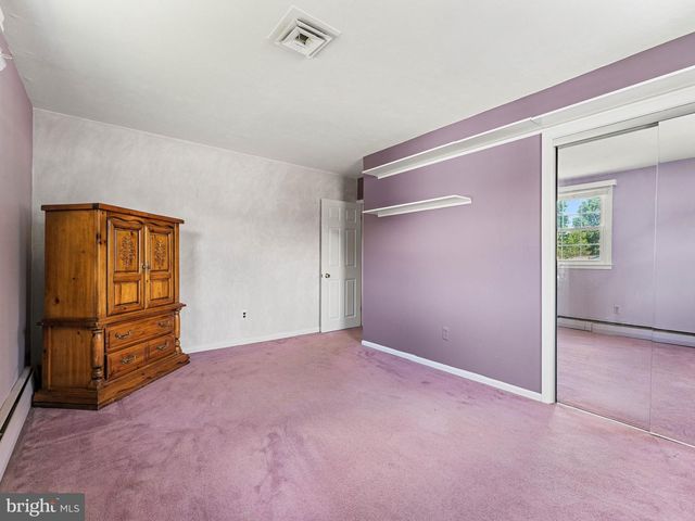 2165 OVERLOOK DR, Aston, PA 19014