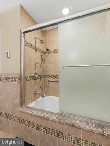 2165 OVERLOOK DR, Aston, PA 19014