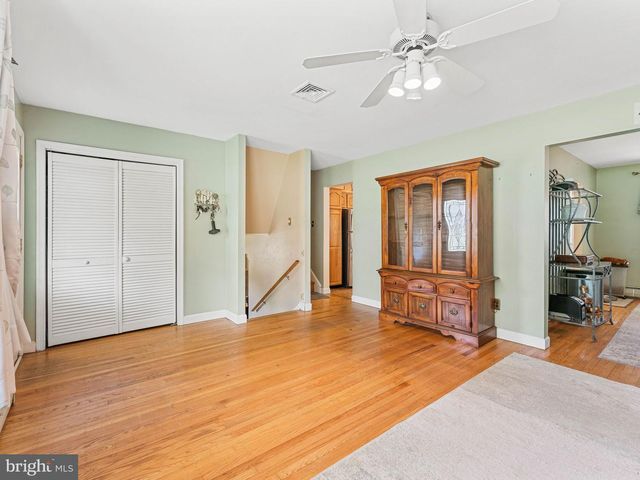 2165 OVERLOOK DR, Aston, PA 19014