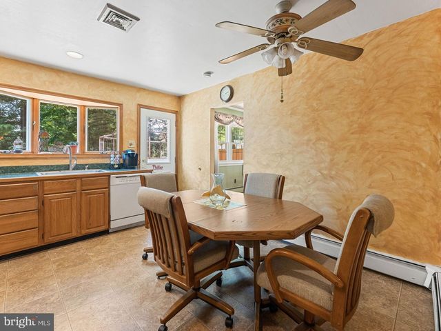 2165 OVERLOOK DR, Aston, PA 19014