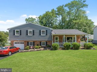 2165 OVERLOOK DR, Aston, PA 19014