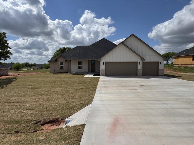 2443 Wolf Creek Bend, Blanchard, OK 73010