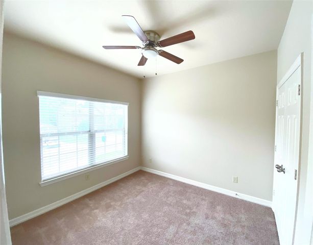 40 Woodland Hills Drive B, Conroe, TX 77303