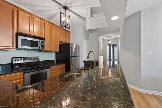 3204 Jade Ct Apt 104, Virginia Beach, VA 23451