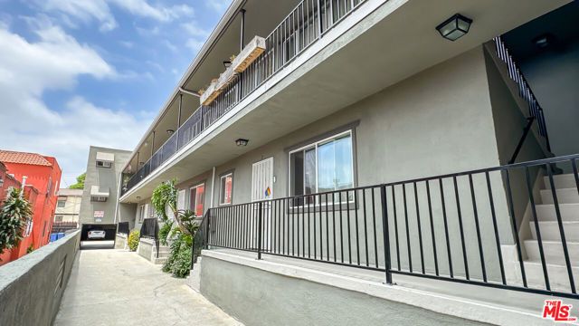 1241 N Fairfax Avenue, West Hollywood, CA 90046