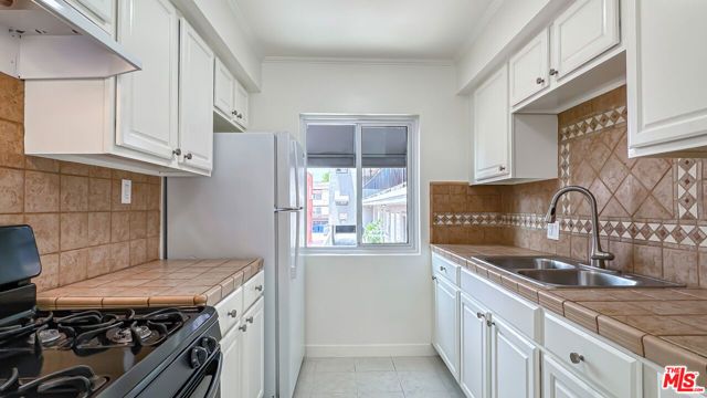 1241 N Fairfax Avenue, West Hollywood, CA 90046