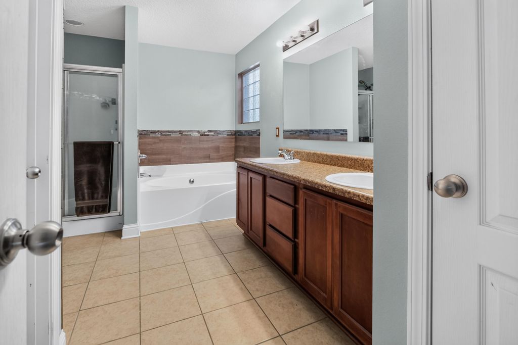 Image 17 of property listing at 6280 Equine Drive, Crestview, FL 32536
