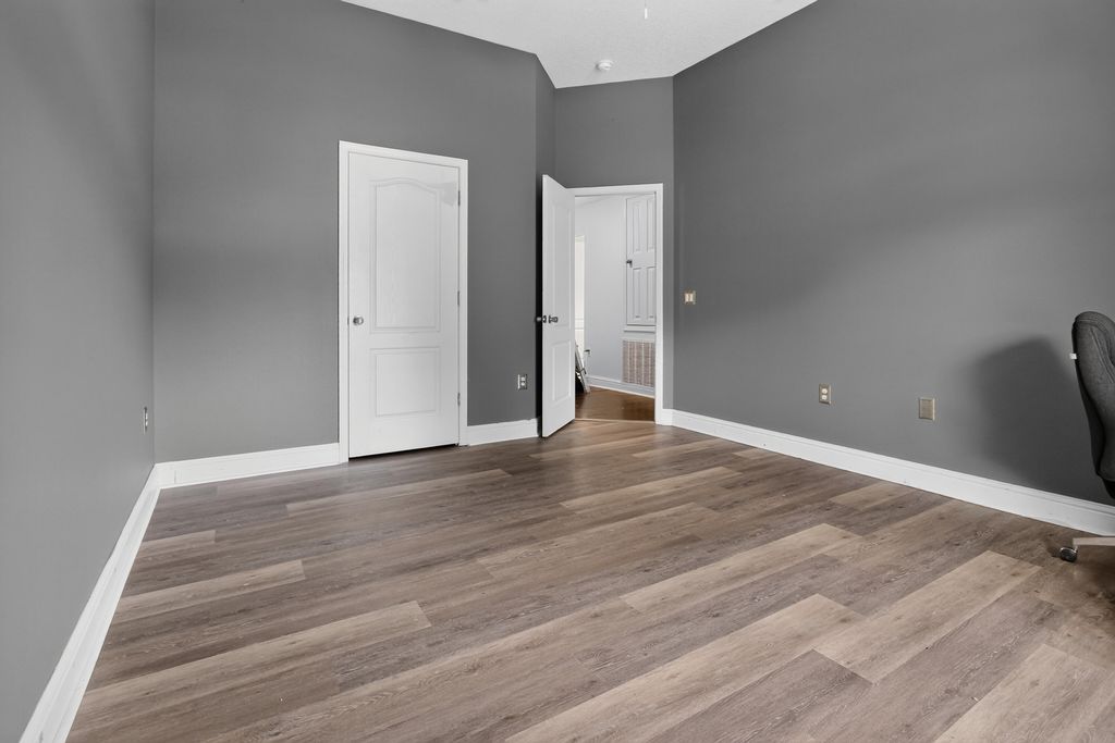 Image 24 of property listing at 6280 Equine Drive, Crestview, FL 32536