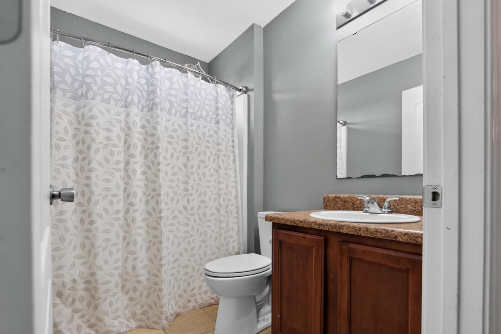 Image 25 of property listing at 6280 Equine Drive, Crestview, FL 32536