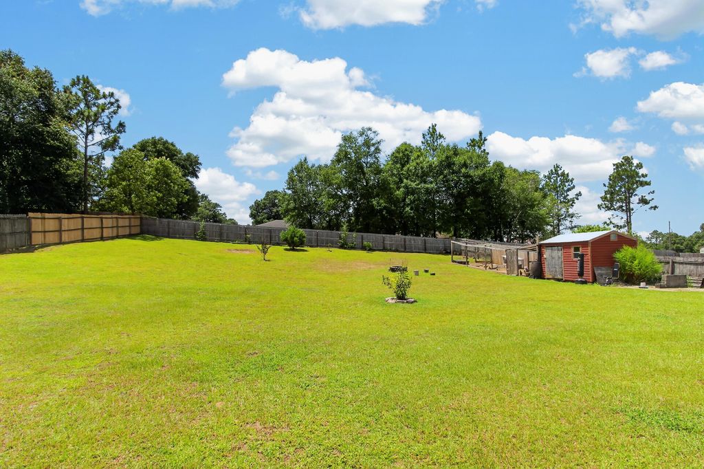 Image 34 of property listing at 6280 Equine Drive, Crestview, FL 32536