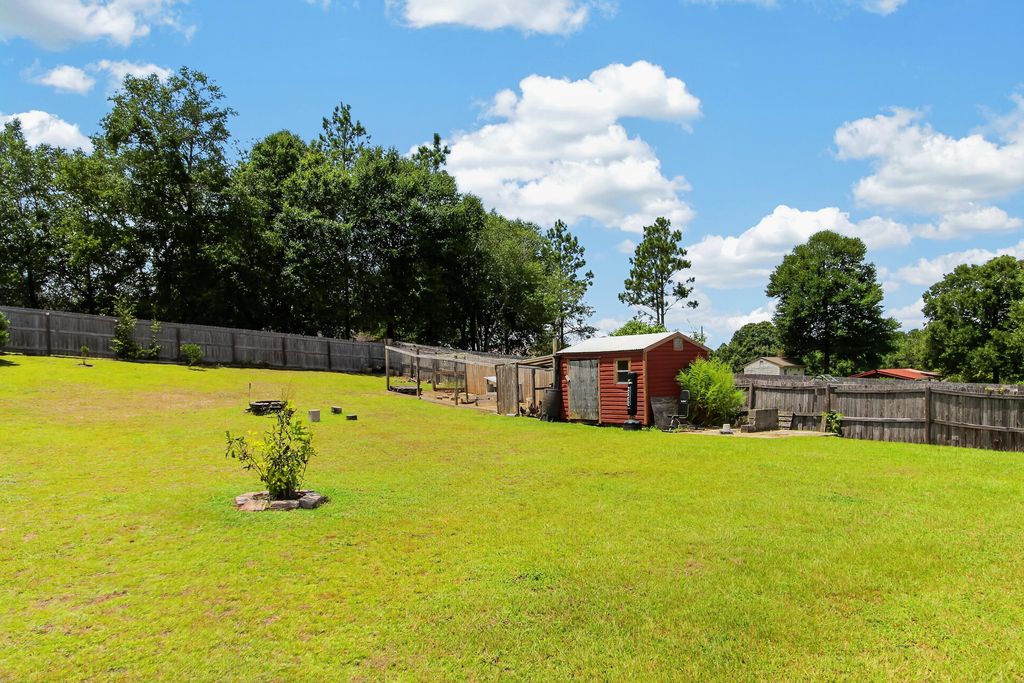 Image 35 of property listing at 6280 Equine Drive, Crestview, FL 32536