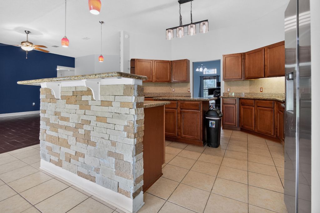 Image 9 of property listing at 6280 Equine Drive, Crestview, FL 32536