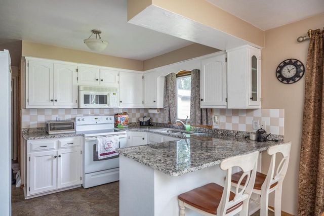 4810 W WILDFLOWER LANE, Appleton, WI 54914