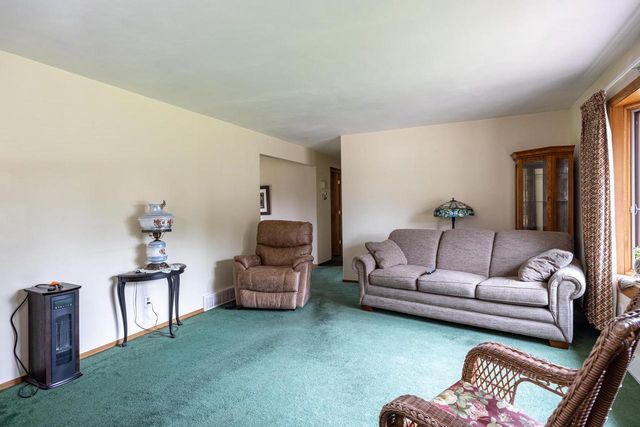 4810 W WILDFLOWER LANE, Appleton, WI 54914