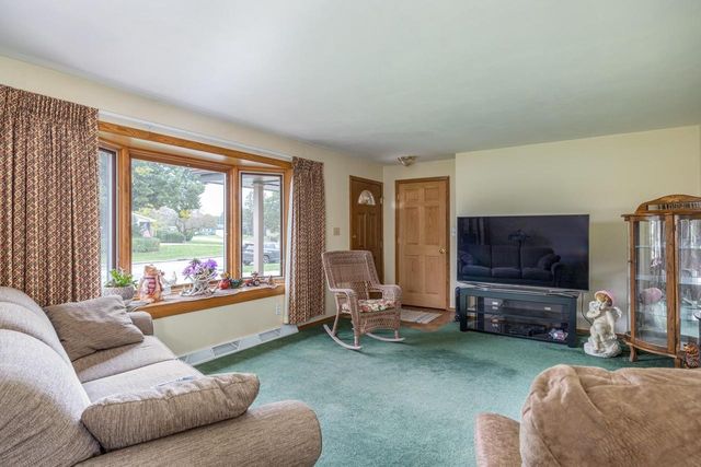 4810 W WILDFLOWER LANE, Appleton, WI 54914