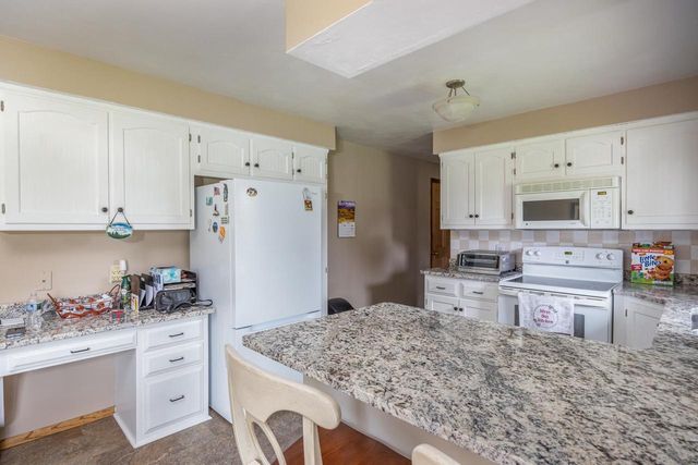4810 W WILDFLOWER LANE, Appleton, WI 54914