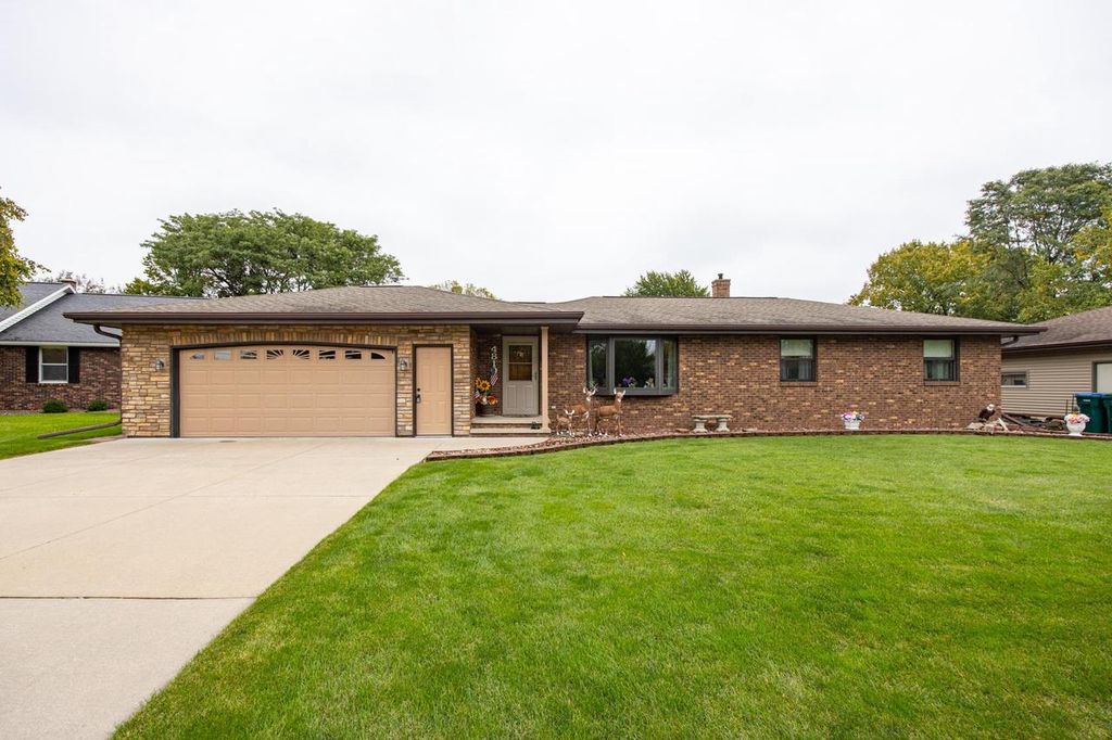 4810 W WILDFLOWER LANE, Appleton, WI 54914