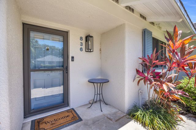 836 Club Drive, Palm Beach Gardens, FL 33418