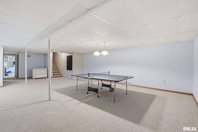 411 E 19TH Avenue, Coal Valley, IL 61240