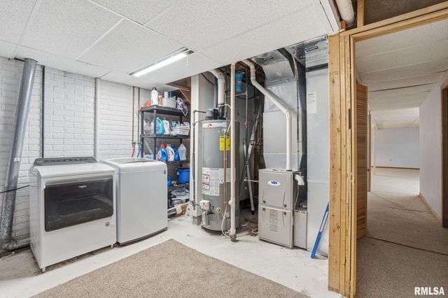 411 E 19TH Avenue, Coal Valley, IL 61240