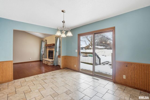 411 E 19TH Avenue, Coal Valley, IL 61240