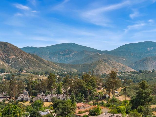 15730 Rainbird, Ramona, CA 92065