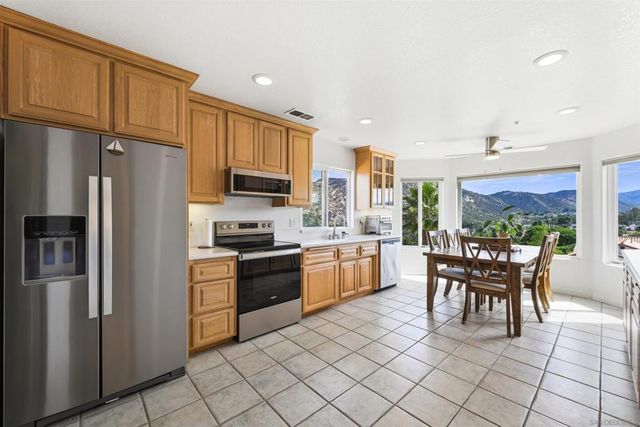 15730 Rainbird, Ramona, CA 92065