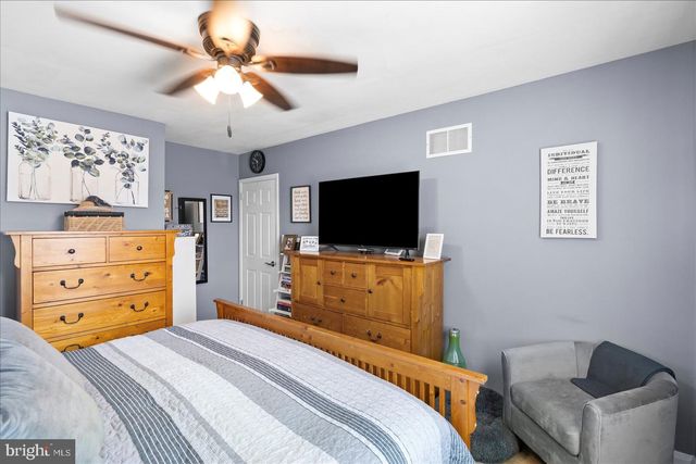 2827 ERIE AVE, Baltimore, MD 21234
