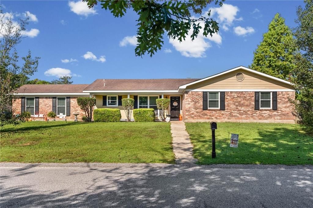900 Smokerise Drive, Mobile, AL 36695 — exterior