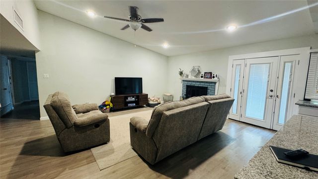 1517 west spring creek Parkway, Plano, TX 75023