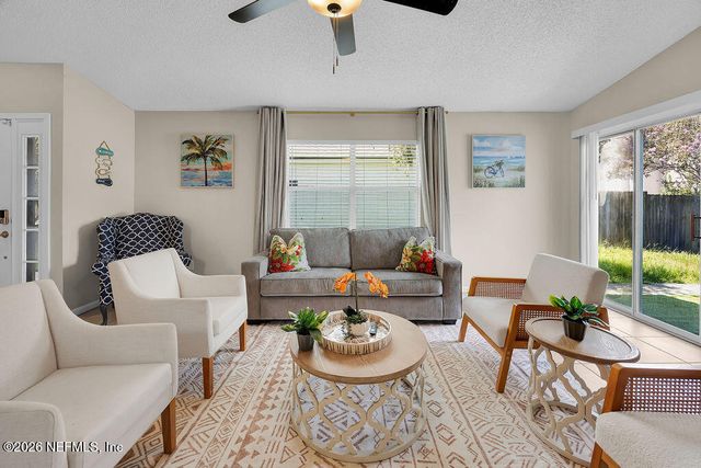 905 GAVAGAN Road, Jacksonville, FL 32233