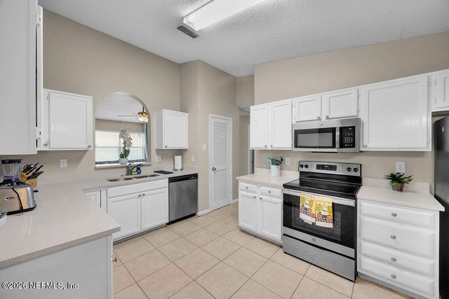 905 GAVAGAN Road, Jacksonville, FL 32233